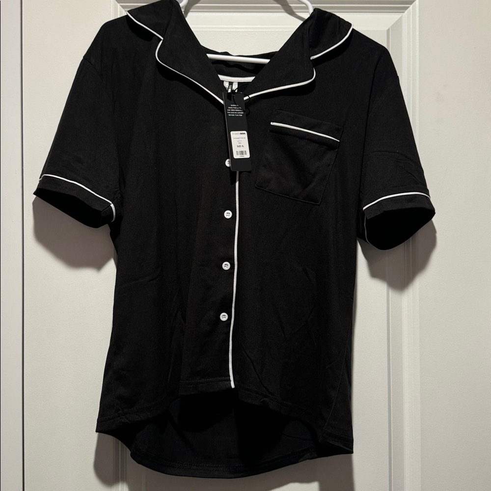 Fashion Nova Charcoal Pajama Set with White Piping - Picture 3 of 4